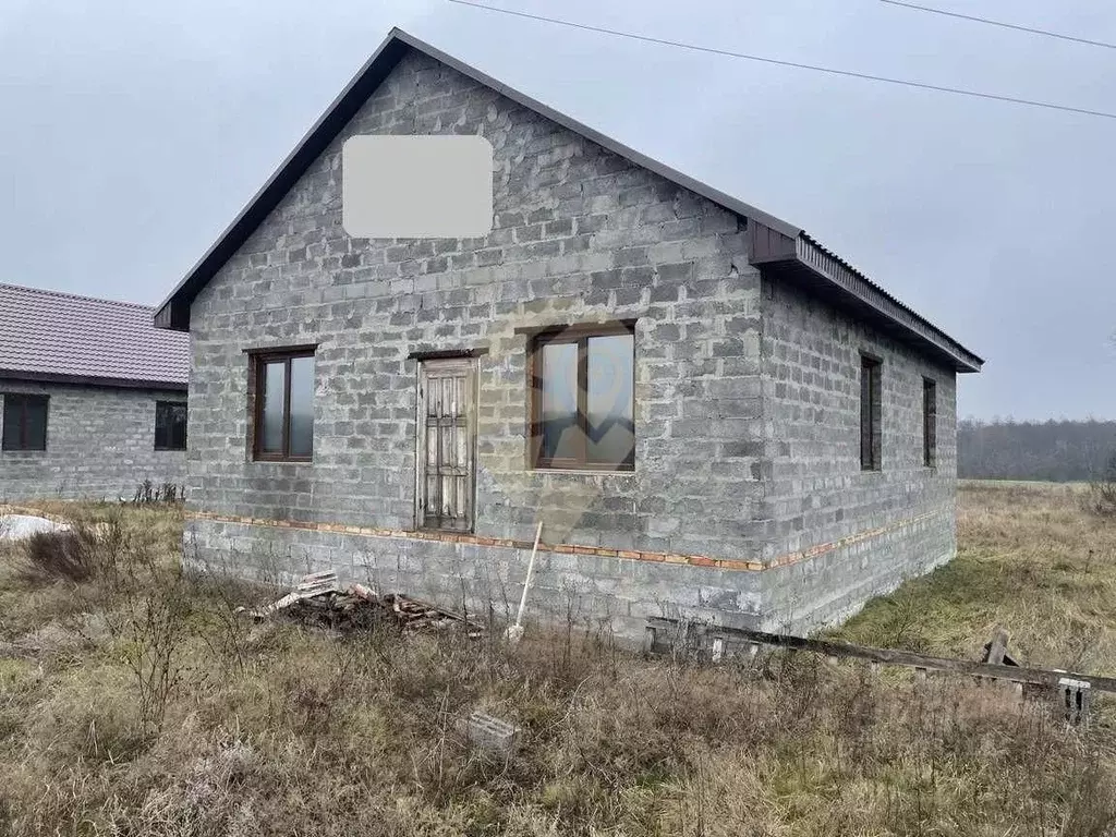 Дом в Белгородская область, Старооскольский городской округ, с. ... - Фото 1