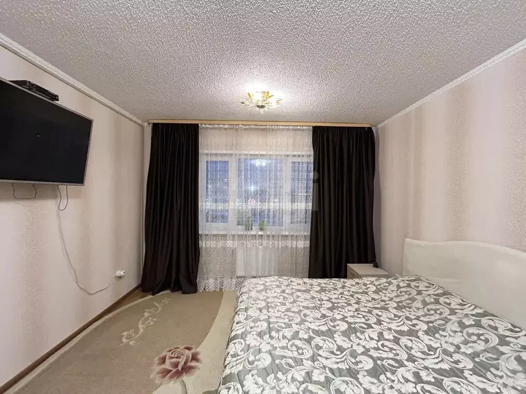 2-к кв. Ямало-Ненецкий АО, Новый Уренгой Оптимистов мкр, 4/1 (59.2 м) - Фото 1