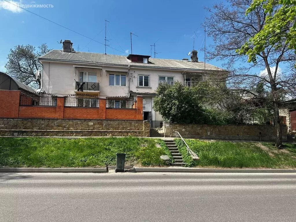 3-комнатная квартира: Кисловодск, улица Куйбышева, 15 (62.8 м) - Фото 1