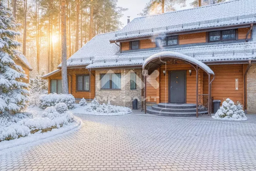 Дом в Ленинградская область, Выборгский район, Рощино пгт ул. ... - Фото 1