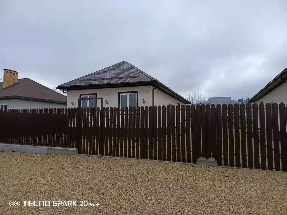 Дом в Краснодарский край, Крымский район, Варениковская ст-ца  (76 м) - Фото 1