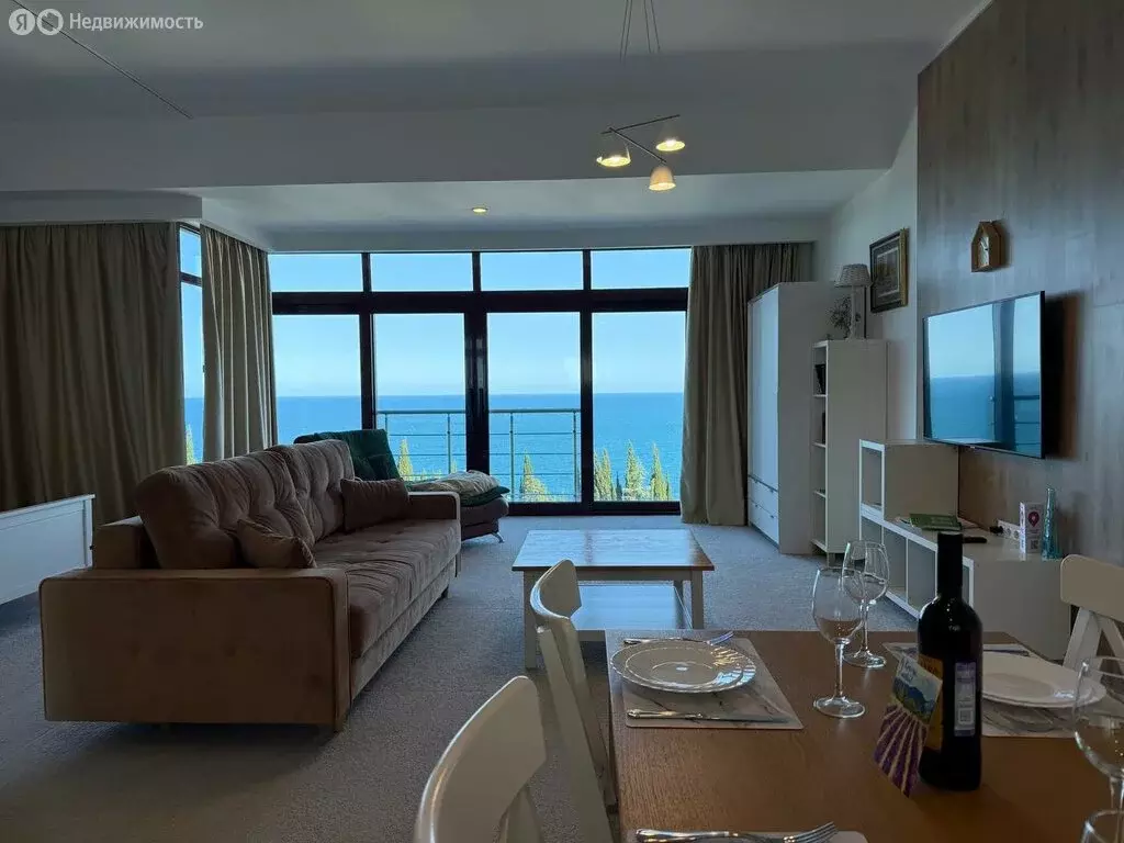 1-комнатная квартира: Алушта, аллея Декабристов, 5 (61 м) - Фото 2