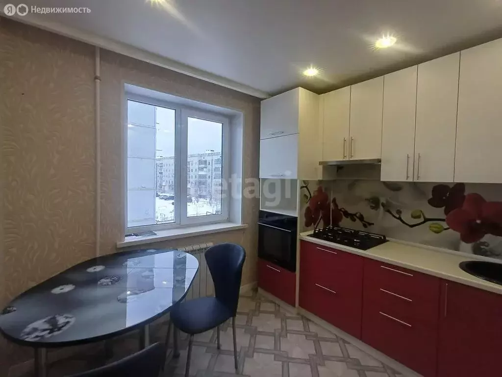 2-комнатная квартира: Чебаркуль, улица Каширина, 49 (51.6 м) - Фото 1