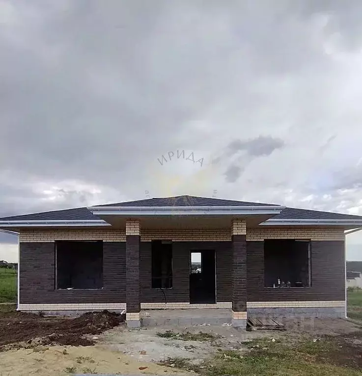 Дом в Белгородская область, Старооскольский городской округ, с. ... - Фото 1