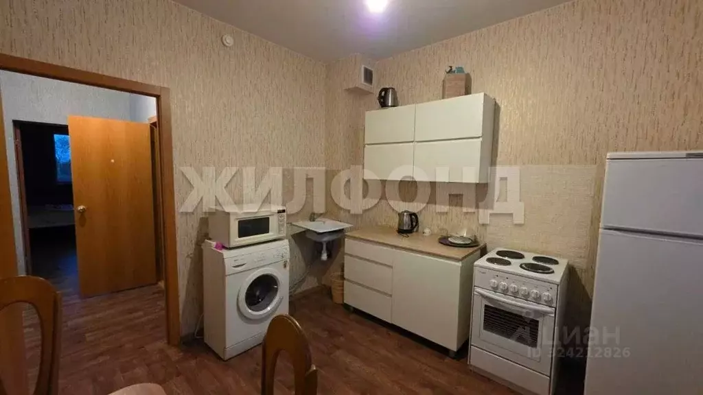 2-к кв. Ханты-Мансийский АО, Когалым ул. Кирова, 13 А (56.0 м) - Фото 1