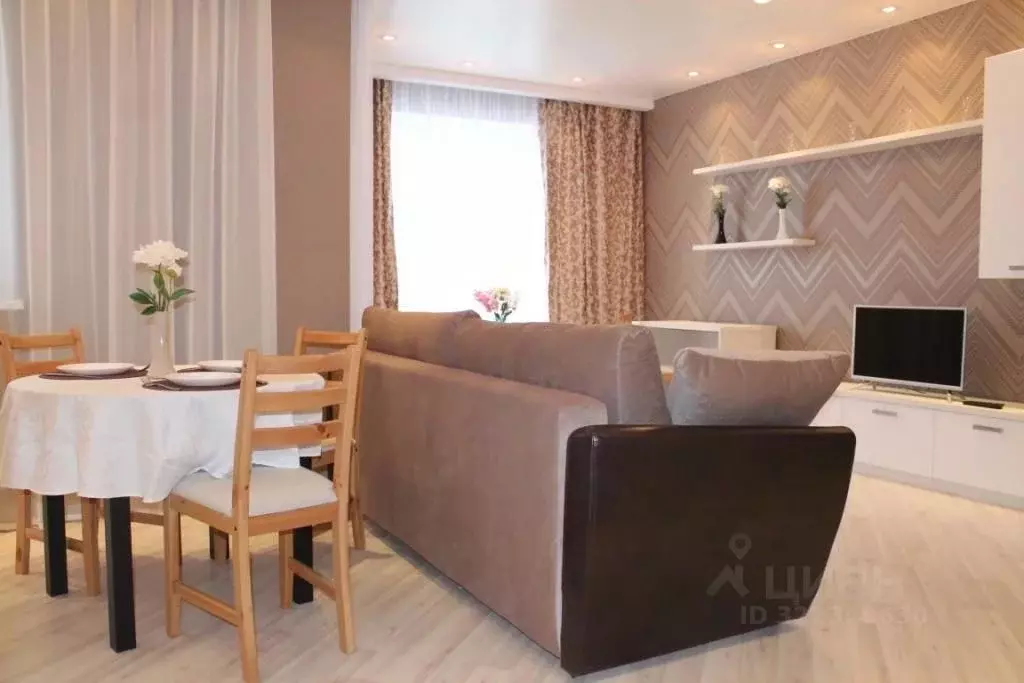 1-к кв. Тюменская область, Тюмень Первомайская ул., 50 (60.0 м) - Фото 2