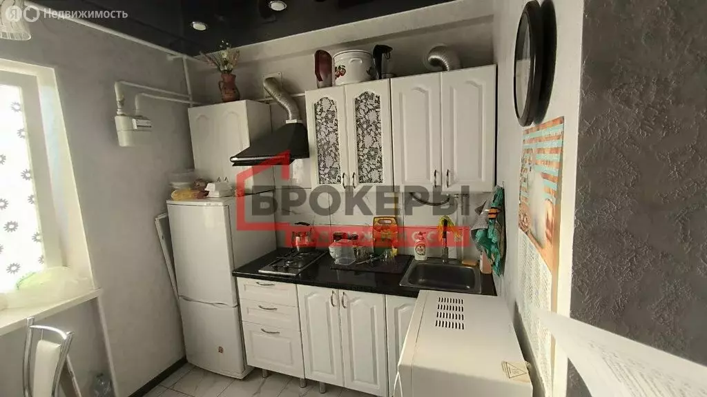 2-комнатная квартира: Инкерман, улица Менжинского, 13 (43 м) - Фото 0
