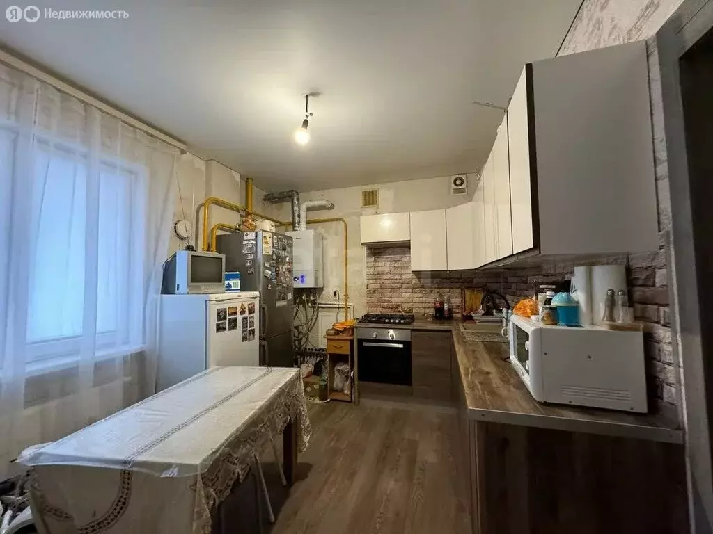3-комнатная квартира: Тюмень, улица Павла Шарова, 8 (83.3 м) - Фото 1
