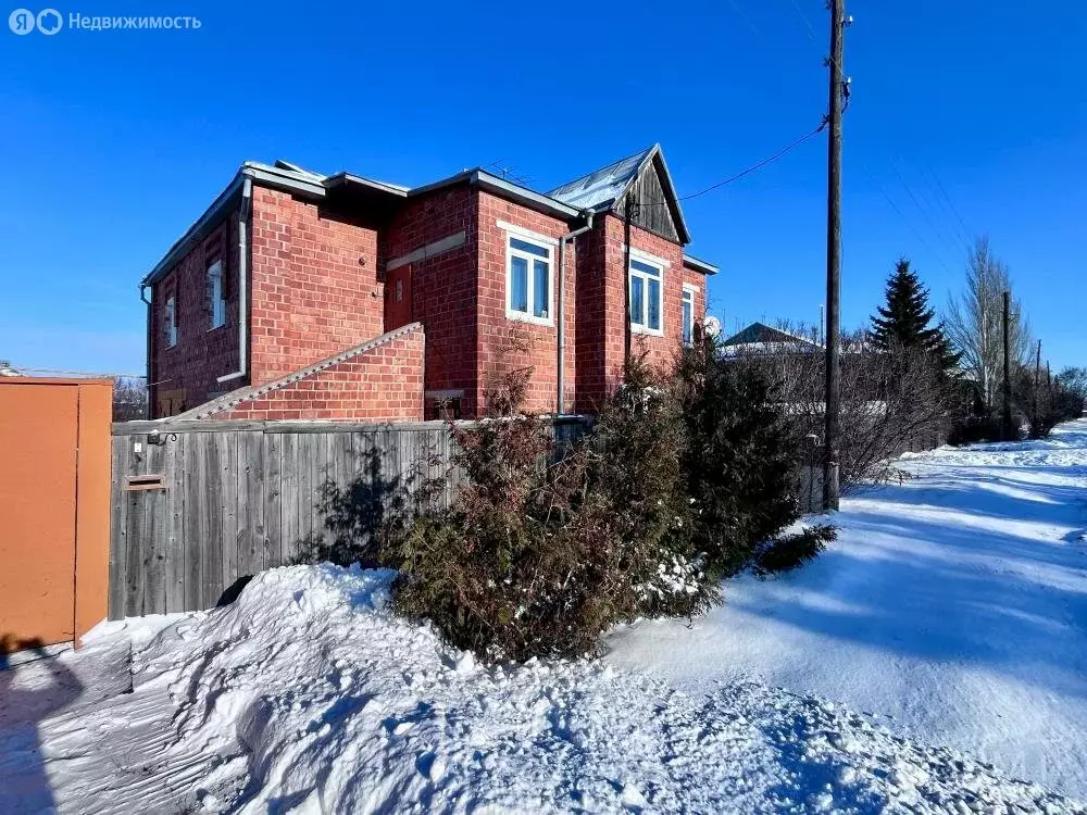 Дом в Калачинск, улица Тушминцева (217 м) - Фото 0