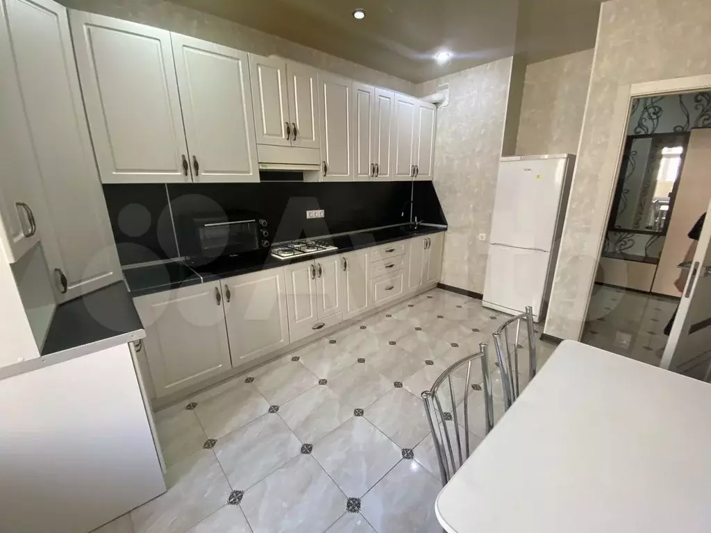 2-к. квартира, 60 м, 2/18 эт. - Фото 1