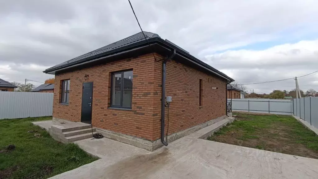 Дом в Краснодарский край, Динской район, Новотитаровская ст-ца ... - Фото 0