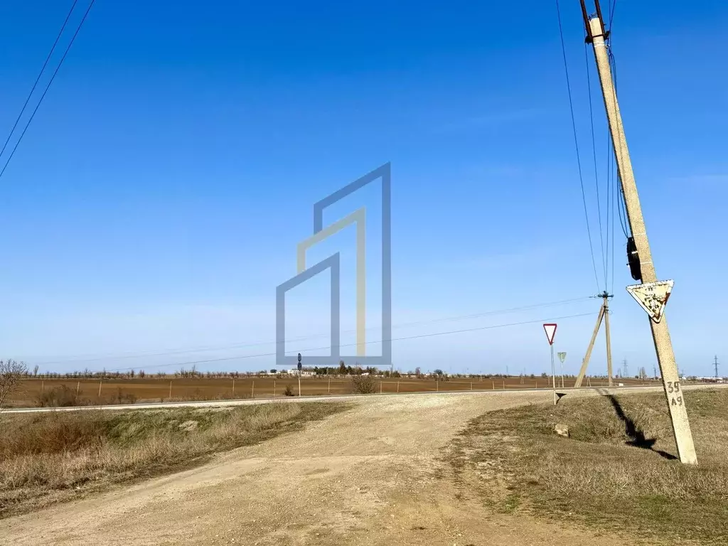 Участок в Крым, Сакский район, Ореховское с/пос, с. Чеботарка  (40.0 ... - Фото 1