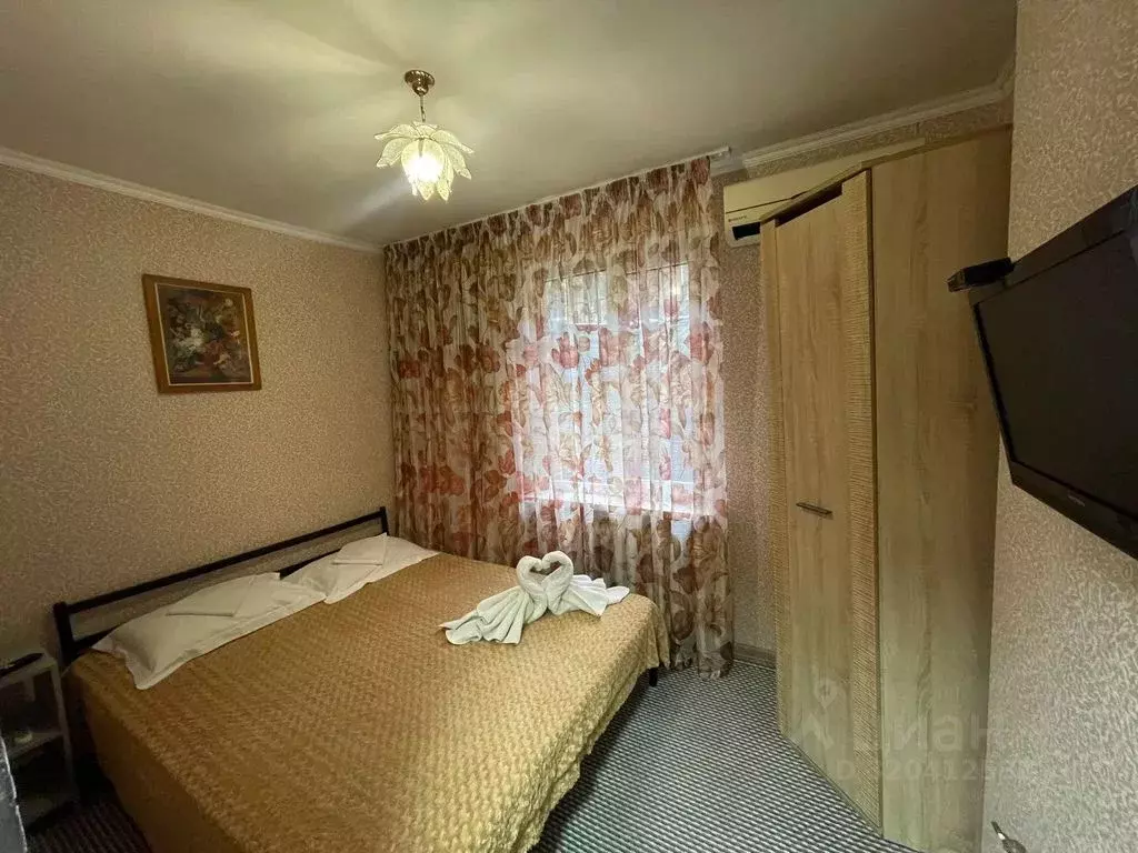 Комната Краснодарский край, Сочи Адлер жилрайон, ул. Гвардейская, 12А - Фото 0