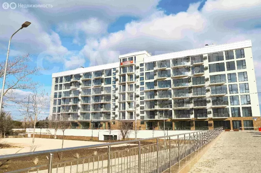 Квартира-студия: Севастополь, улица Пляж Омега, 24 (70.8 м) - Фото 2