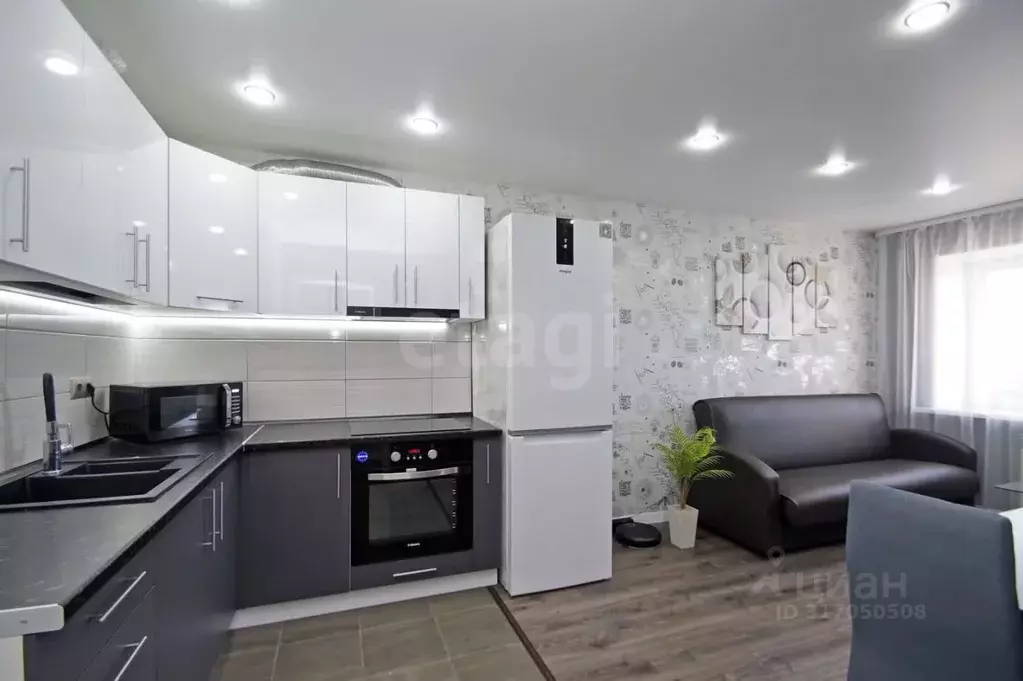 1-к кв. Омская область, Омск пос. Биофабрика, 19к1 (40.1 м) - Фото 0