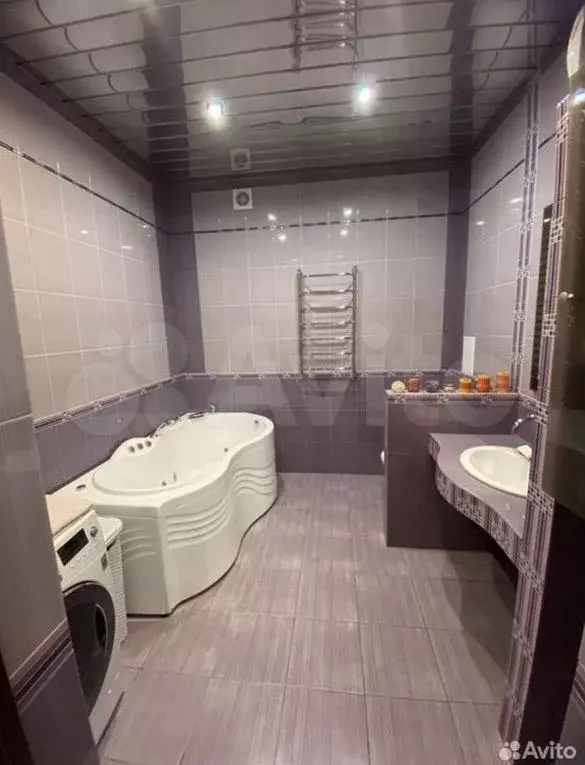 2-к. квартира, 90 м, 1/3 эт. - Фото 0