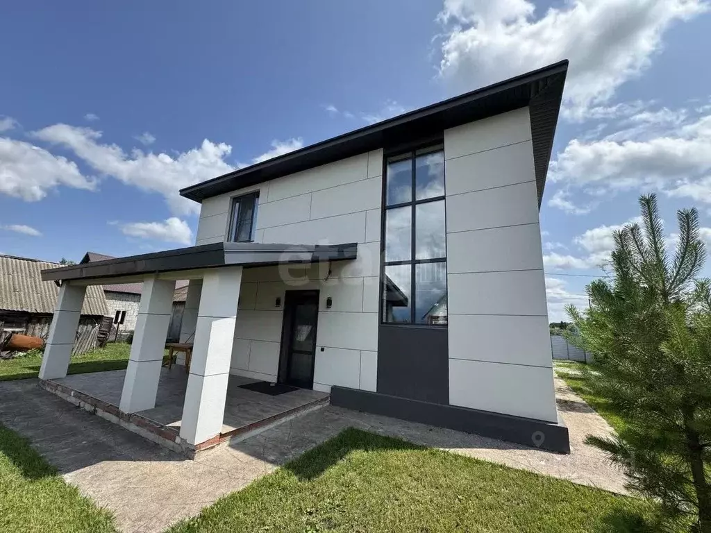 Дом в Башкортостан, Стерлитамакский район, Отрадовский сельсовет, с. ... - Фото 1