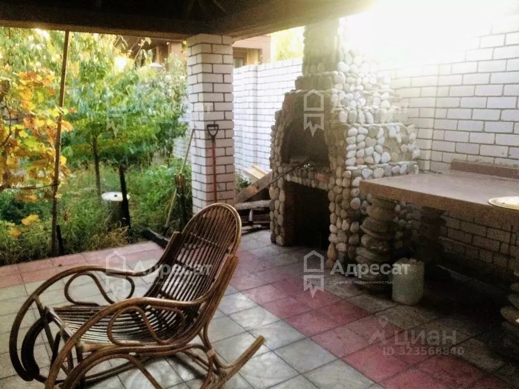 Дом в Волгоградская область, Волгоград Крутоовражная ул. (422 м) - Фото 1