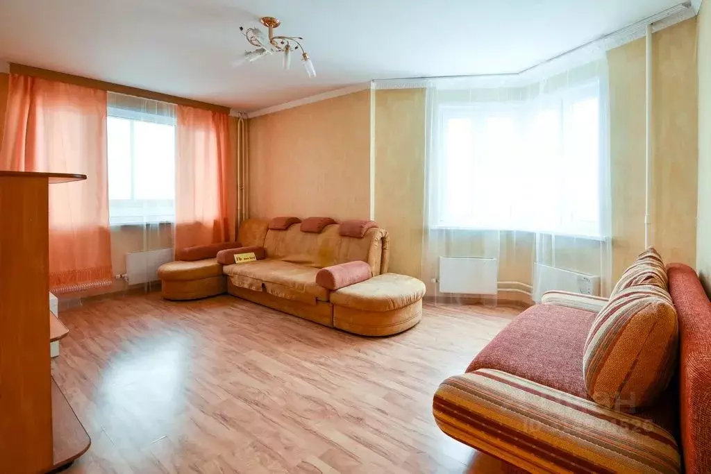 2-к кв. Московская область, Красногорск ул. Имени Зверева, 6 (75.0 м) - Фото 1
