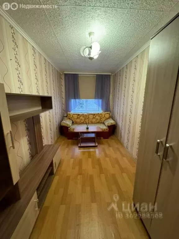 2-комнатная квартира: Аркадак, улица Ленина, 50 (37 м) - Фото 1