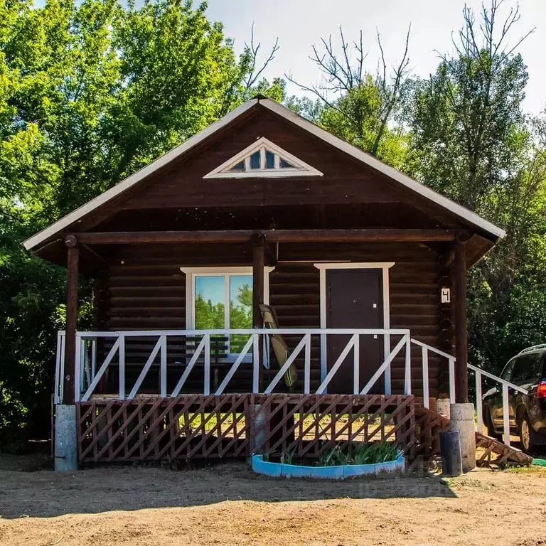 Дом в Астраханская область, Харабалинский район, пос. Гремучий  (30 м) - Фото 1