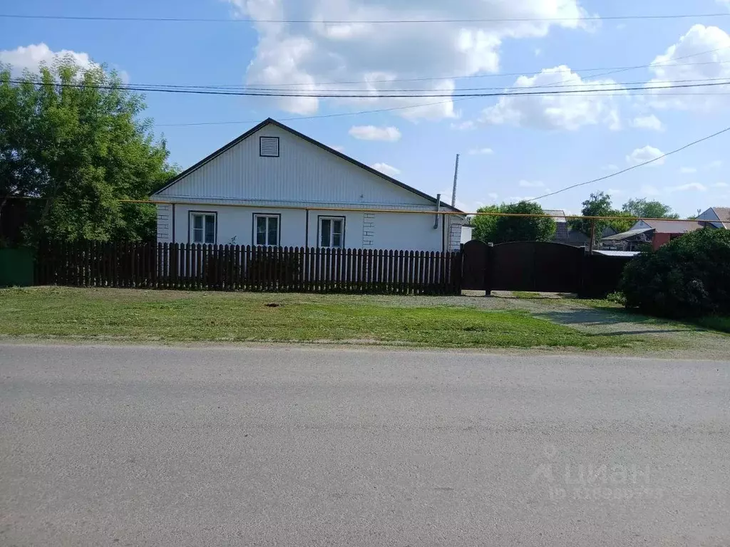 Дом в Омская область, Русская Поляна рп ул. Кирова (90 м) - Фото 1