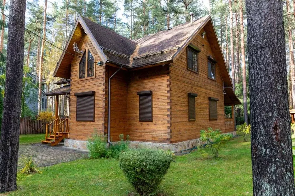 Дом в Ленинградская область, Гатчинский район, Вырица городской ... - Фото 0