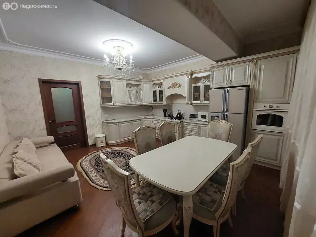 2-комнатная квартира: Махачкала, улица Абдуллы Гаджиева, 26А (80.2 м) - Фото 2