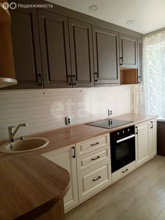 3-комнатная квартира: Тюмень, микрорайон Утешево, улица Ивана Быкова, ... - Фото 2