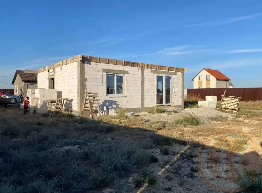 Дом в Крым, Сакский район, с. Молочное ул. Конрадская, 5 (81 м) - Фото 2