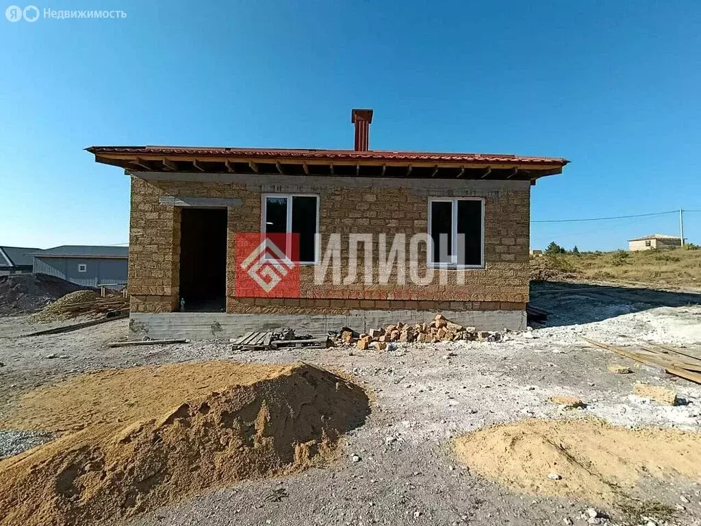 Дом в Бахчисарай, улица имени Абдураима Решидова (100 м) - Фото 0