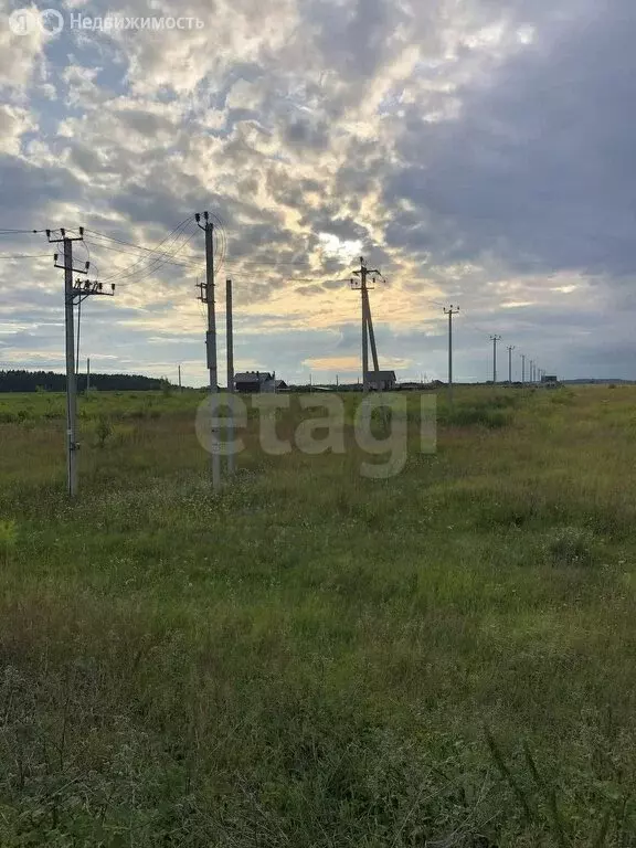 Участок в село Октябрьское, Нагорная улица (10 м) - Фото 0