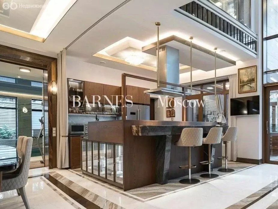 Дом в Одинцовский городской округ, деревня Барвиха (900 м) - Фото 1