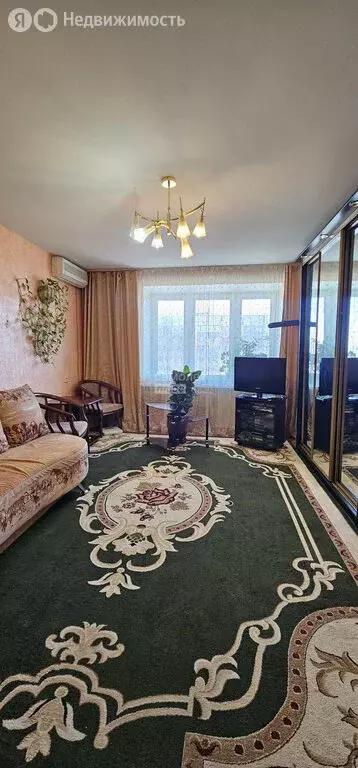 3-комнатная квартира: Комсомольск-на-Амуре, проспект Первостроителей, ... - Фото 1