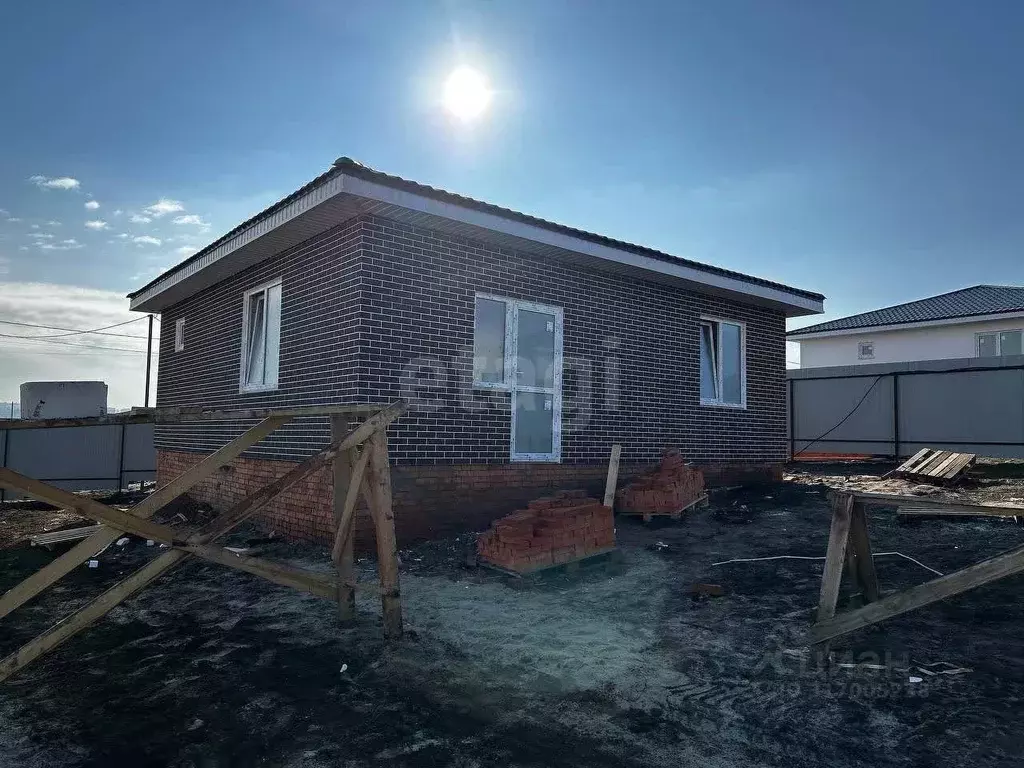 Дом в Курская область, Курский район, Моковский сельсовет, д. 1-я ... - Фото 1