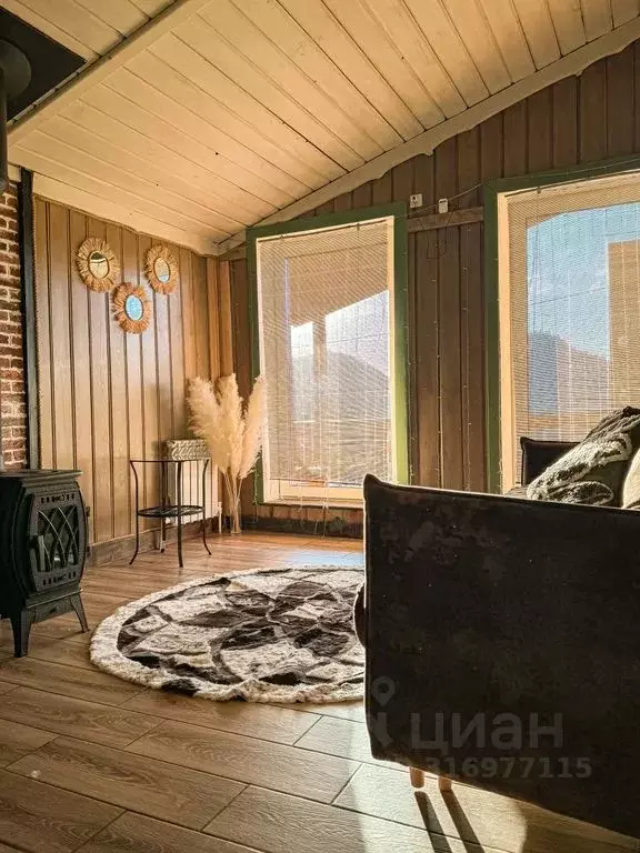 Дом в Алтай, Чемальский район, с. Турбаза Катунь ул. Ягодная, 3 (81 м) - Фото 1