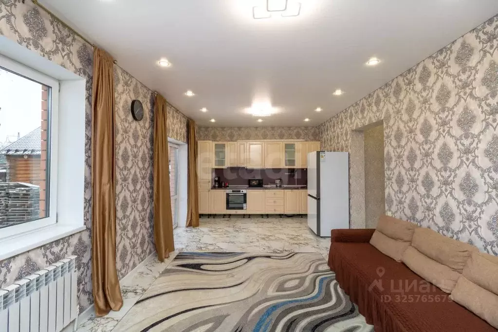 Дом в Тюменская область, Тюмень Велижанский мкр, ул. Зимняя (140 м) - Фото 1