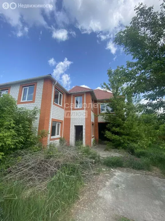 Дом в село Супонево, 2-й Брянский переулок, 6 (230 м) - Фото 1