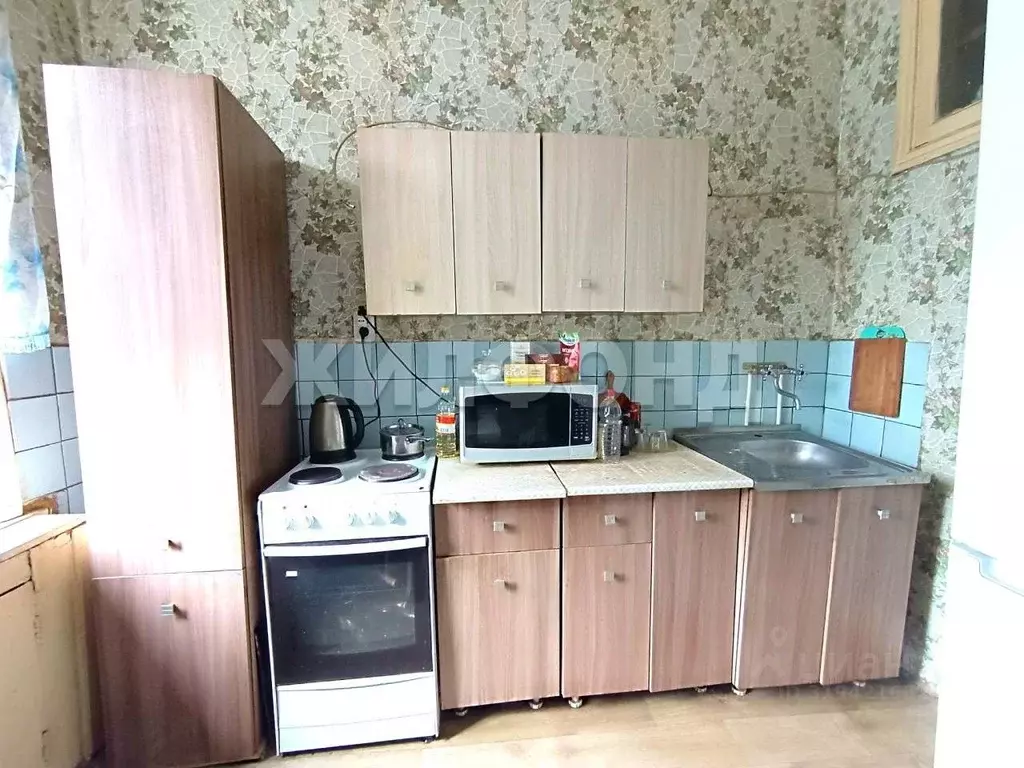 3-к кв. Кемеровская область, Кемерово Гурьевская ул., 14 (77.2 м) - Фото 0