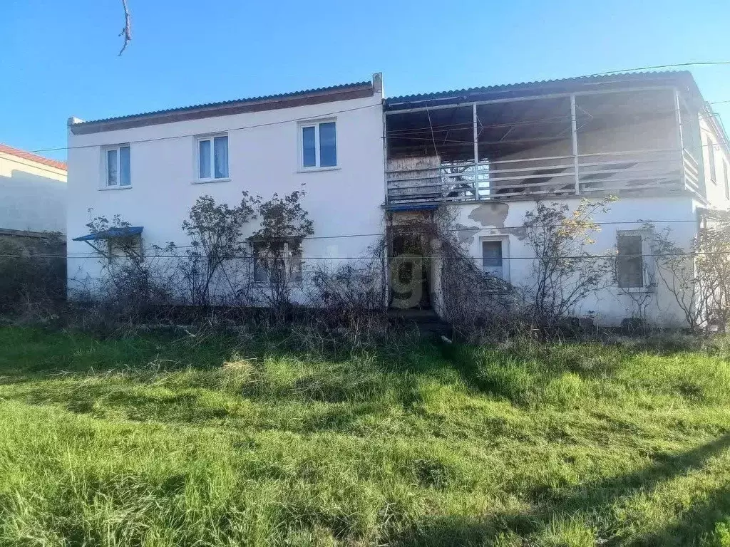 Дом в Крым, Алушта городской округ, с. Рыбачье ул. Лучистая (232 м) - Фото 0