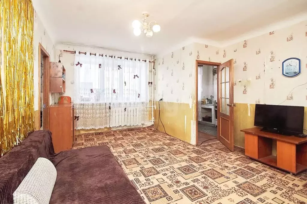 3-к кв. Тюменская область, Тюмень ул. 50 лет ВЛКСМ, 93 (58.0 м) - Фото 1