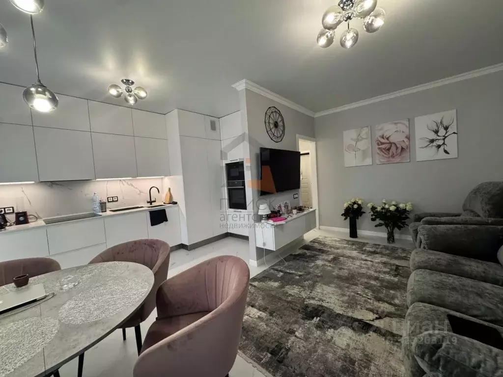 2-к кв. Татарстан, Казань ул. Короленко, 28Б (72.0 м) - Фото 0