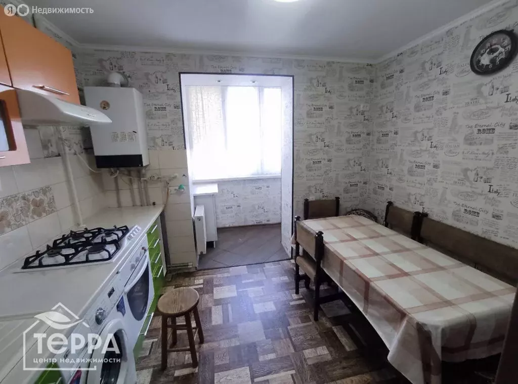 3-комнатная квартира: Раздольное, Евпаторийское шоссе, 22Б (72.2 м) - Фото 1