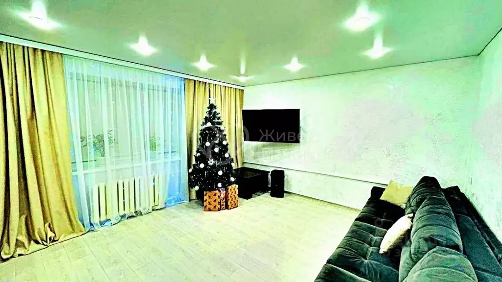 Дом в Волгоградская область, Средняя Ахтуба рп ул. Омская (98 м) - Фото 1