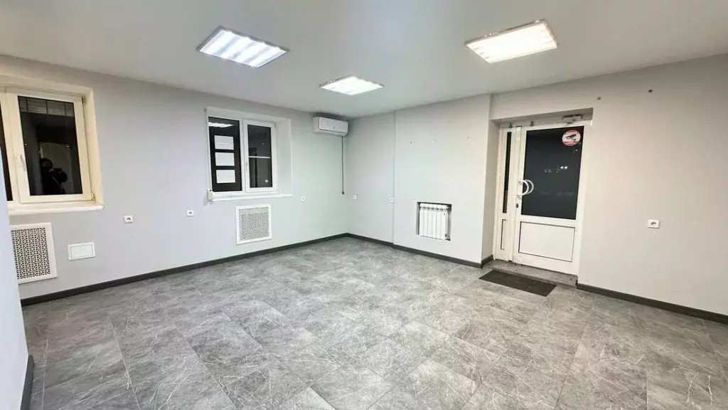 Помещение свободного назначения в Волгоградская область, Волгоград ул. ... - Фото 1