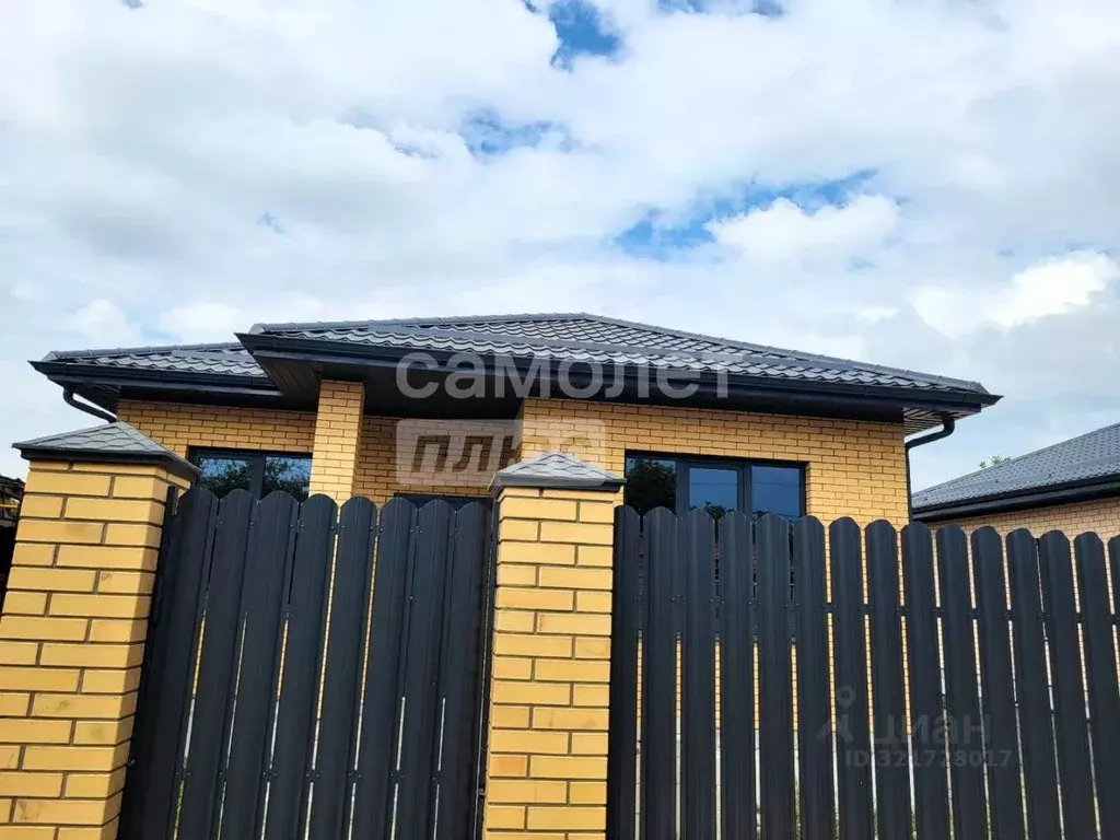 Дом в Краснодарский край, Абинск Комсомольский просп. (80 м) - Фото 0