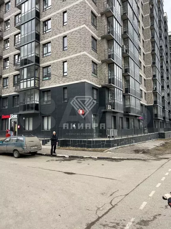 Продам торговое помещение, 65 м - Фото 0