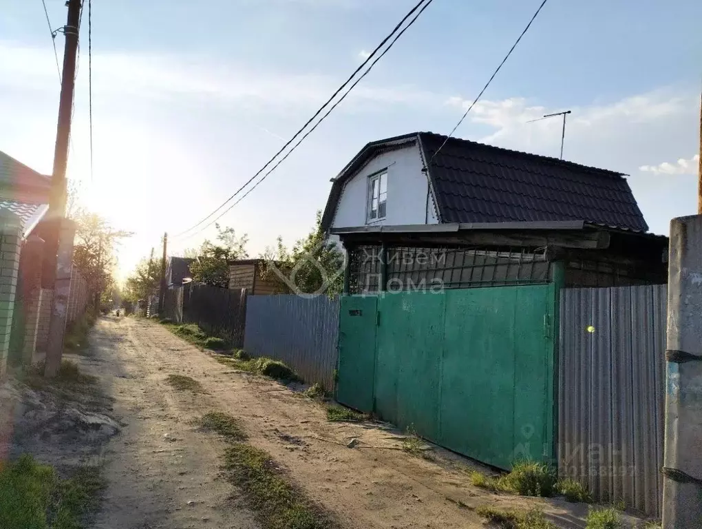 Дом в Волгоградская область, Волжский Строитель СНТ, ул. 16-я (30 м) - Фото 0