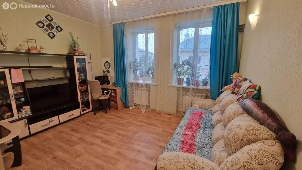 2-комнатная квартира: посёлок городского типа Верхнее Дуброво, улица ... - Фото 1