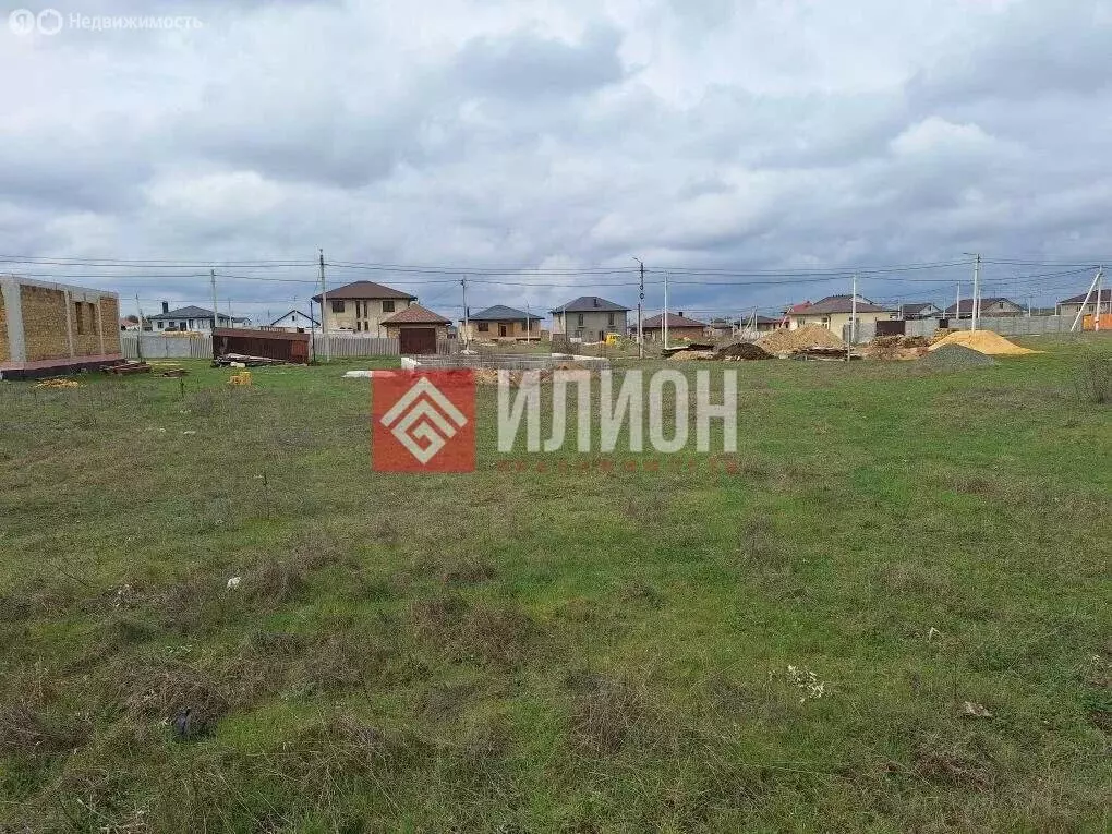 Участок в Мирное, улица Вити Коробкова, 3471 (6 м) - Фото 1